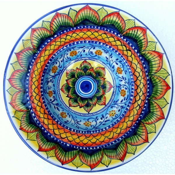 https://www.ceramicasorrentina.it/431-large_default/shaped-dish-priest-s-hat-cm35.jpg